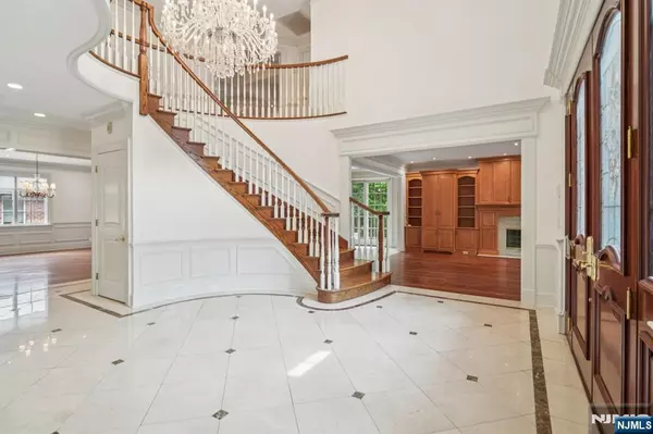 Englewood Cliffs, NJ 07632,55 McDermott WAY