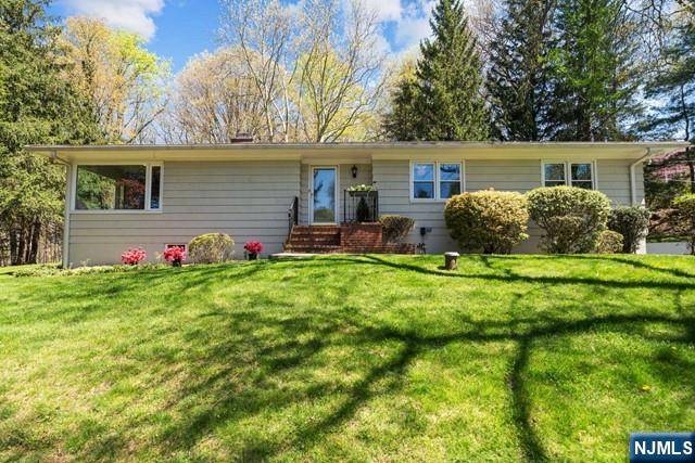 Upper Saddle River, NJ 07458,7 Rolling Ridge RD