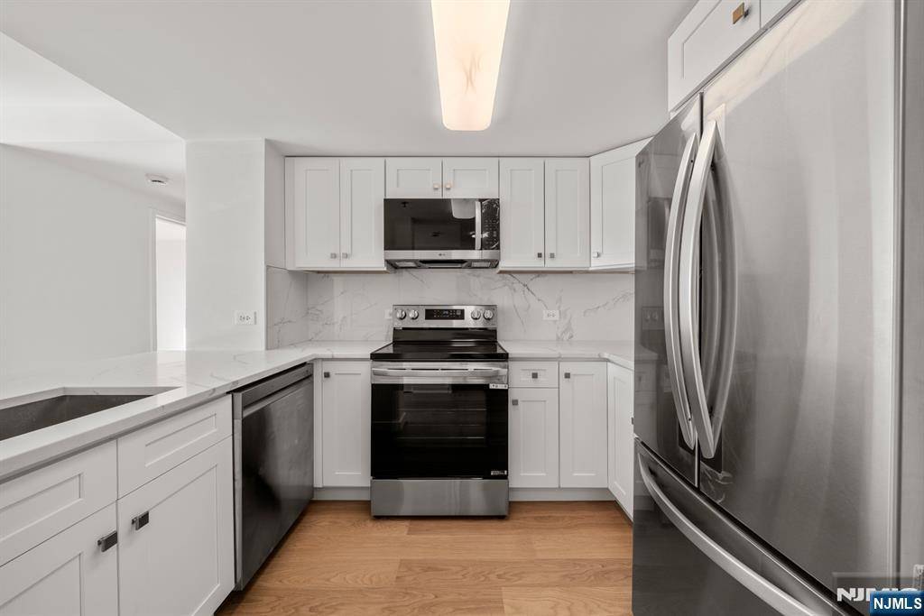 Fort Lee, NJ 07024,100 OLD PALISADE RD #1004