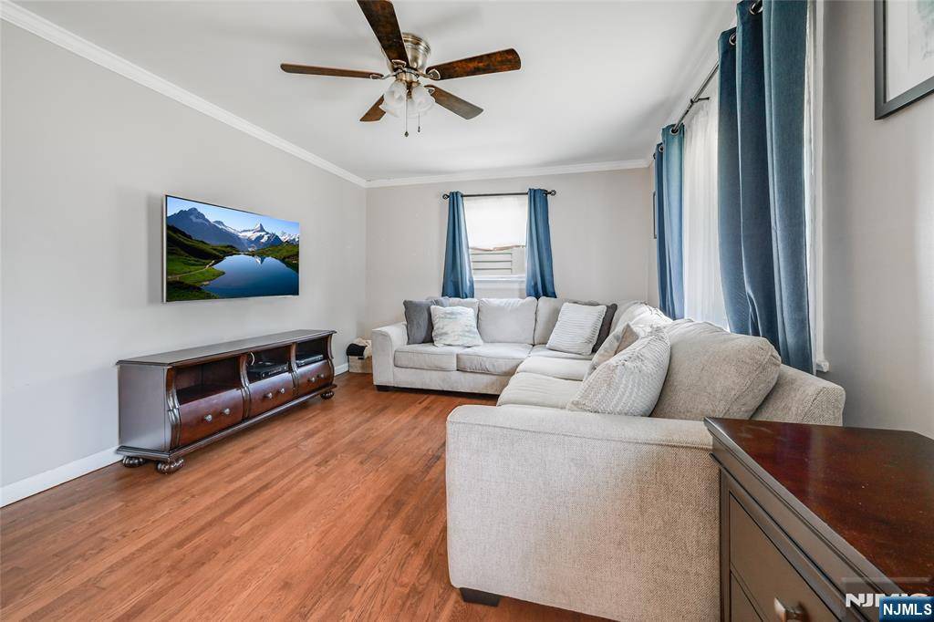 Bloomfield, NJ 07003,23 Bromley PL