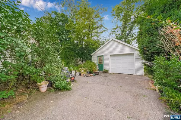 Fairfield, NJ 07004,53 Fairfield RD