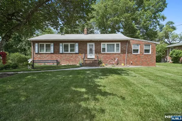 28 Stylon RD, Wayne, NJ 07470