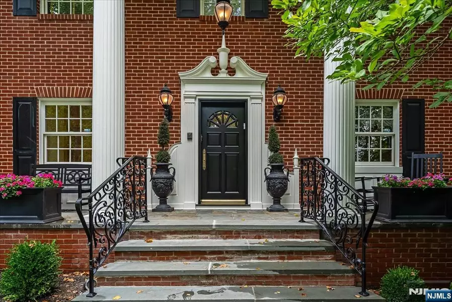 294 Oakwood RD, Englewood, NJ 07631