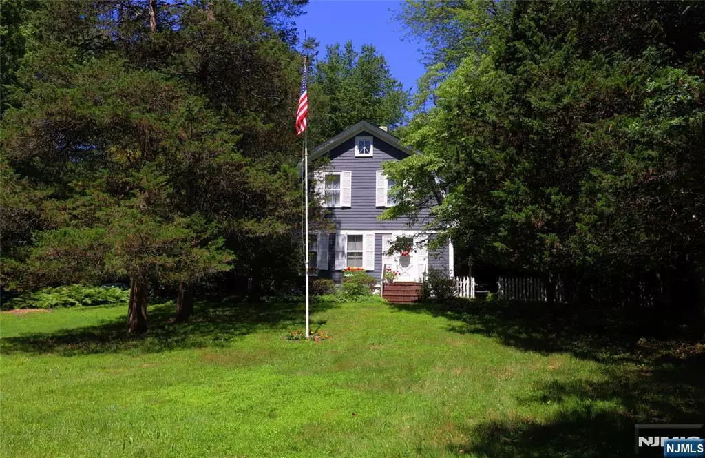Franklin Lakes, NJ 07417,910 Colonial RD