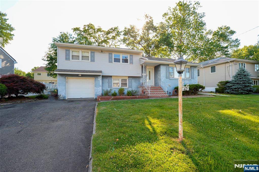 42 Kershner PL, Fair Lawn, NJ 07410