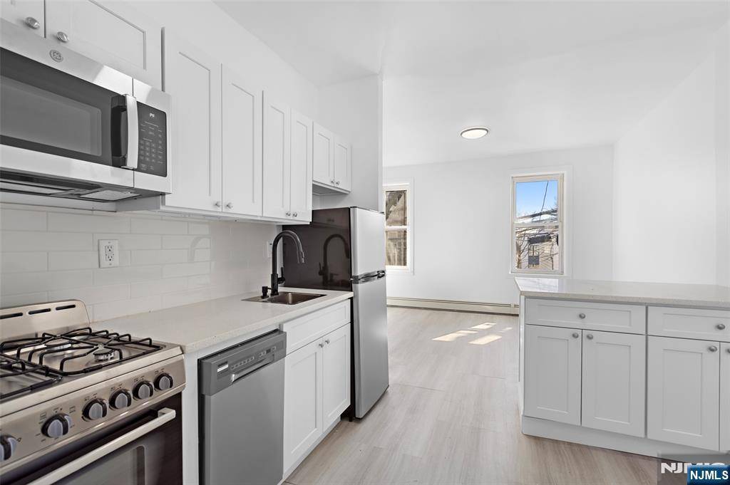 182 Congress ST #4, Jersey City, NJ 07307