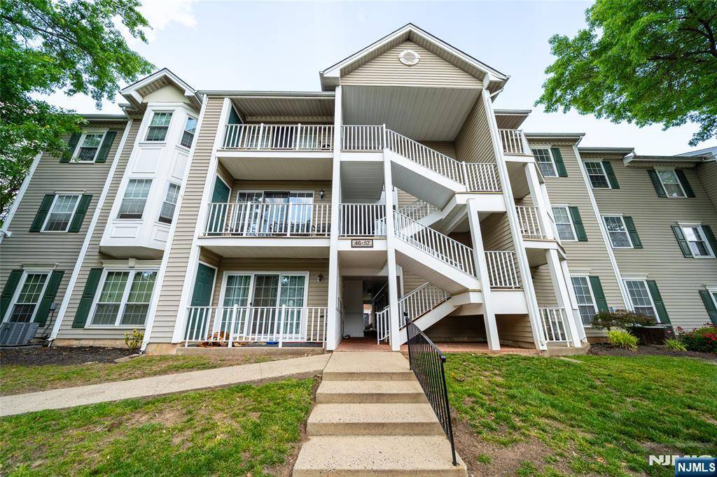 48 Clay ST, North Brunswick, NJ 08902