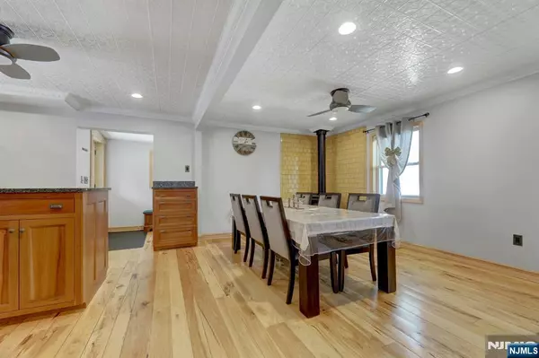 Mahwah, NJ 07430,14 N Railroad AVE