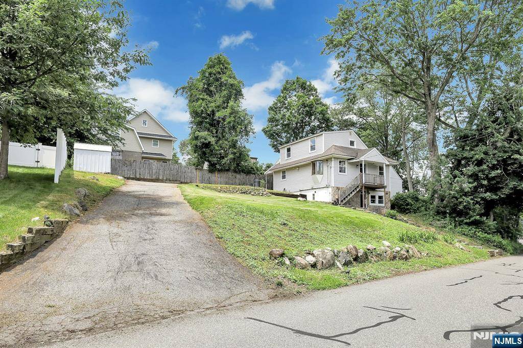 14 N Railroad AVE, Mahwah, NJ 07430