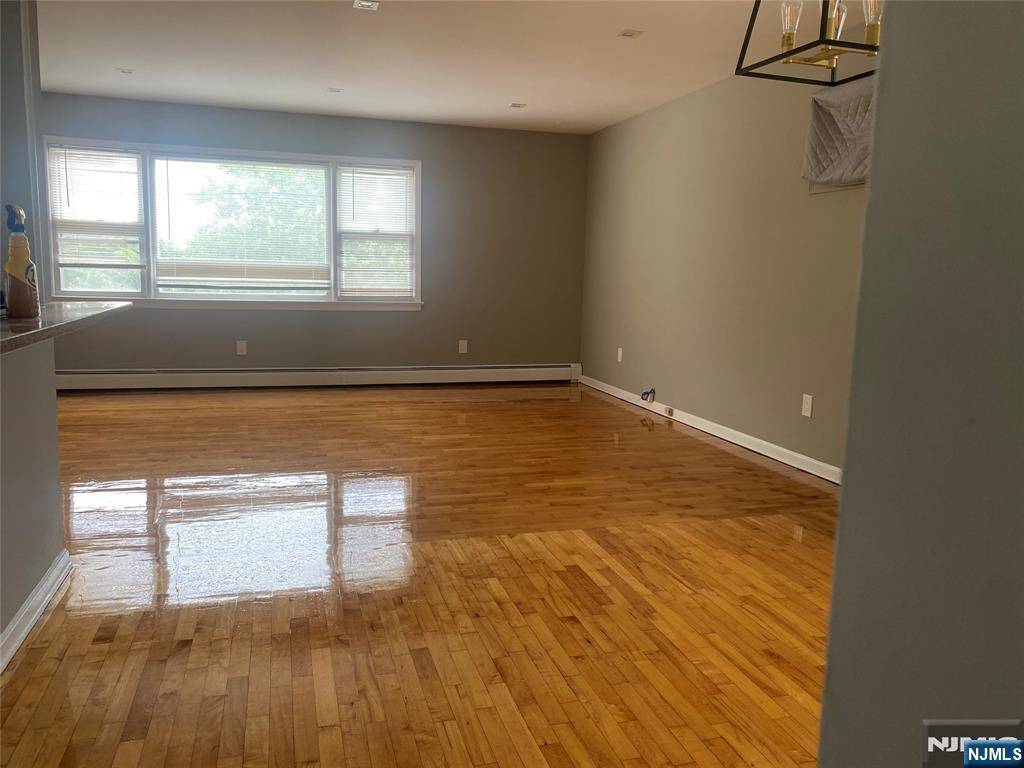 Kearny, NJ 07032,629 Schuyler AVE #2