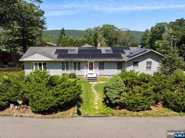 West Milford, NJ 07421,699 Shore RD