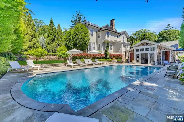 65 S Mountain AVE, Montclair, NJ 07042