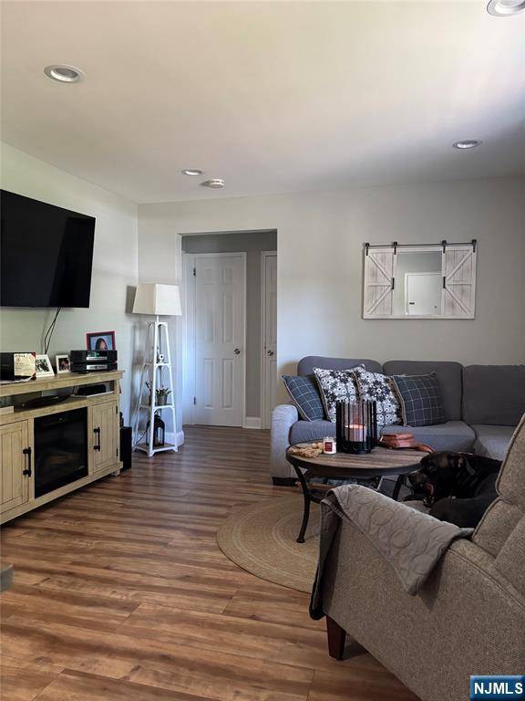 Hackensack, NJ 07601,7 Romaine CT #A2