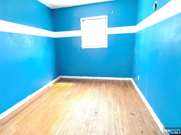 North Bergen, NJ 07047,1437 Gehr PL