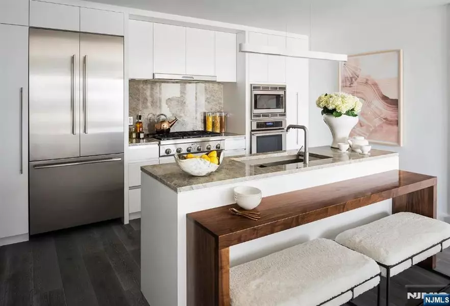 320 Adolphus AVE #1013, Cliffside Park, NJ 07010