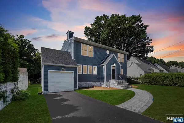 296 Pine ST, Teaneck, NJ 07666