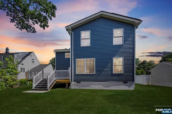 Teaneck, NJ 07666,296 Pine ST