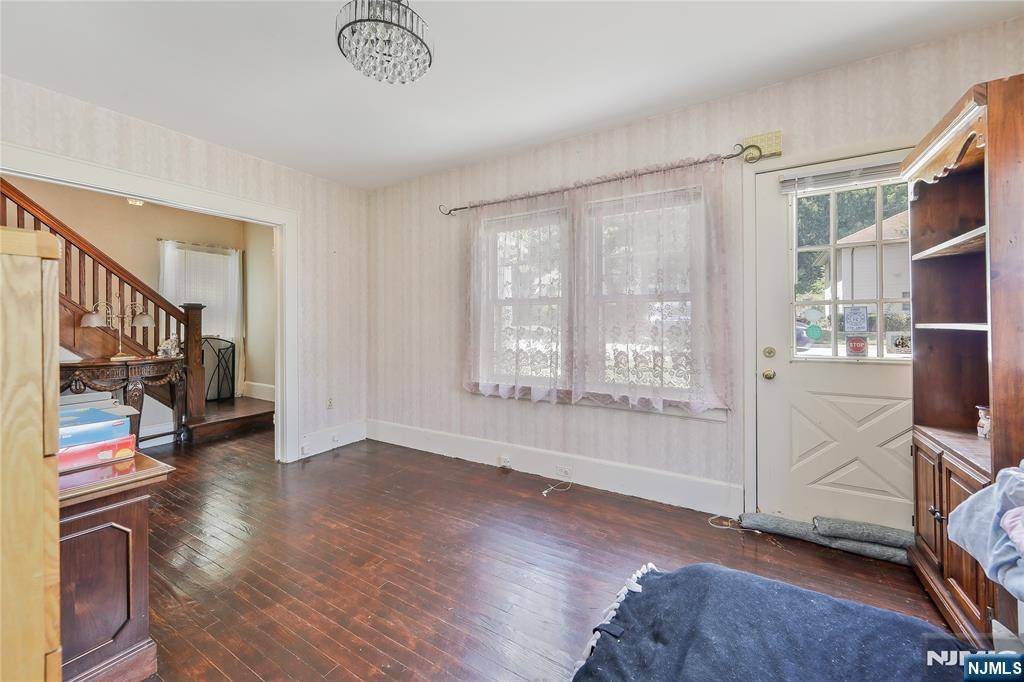 Clifton, NJ 07013,981 Valley RD