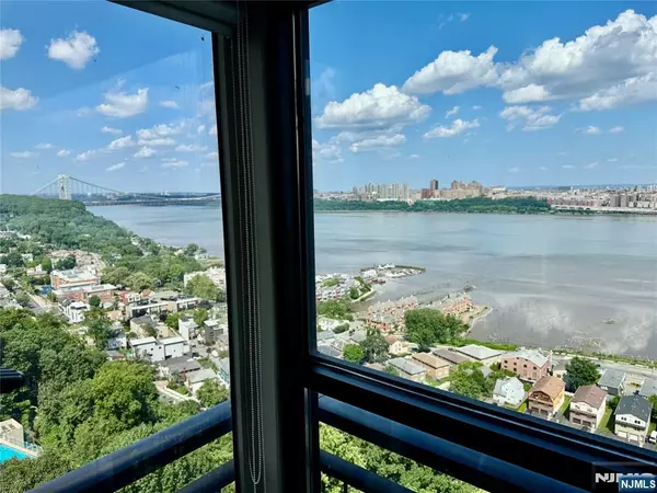1 Horizon RD #1433, Fort Lee, NJ 07024