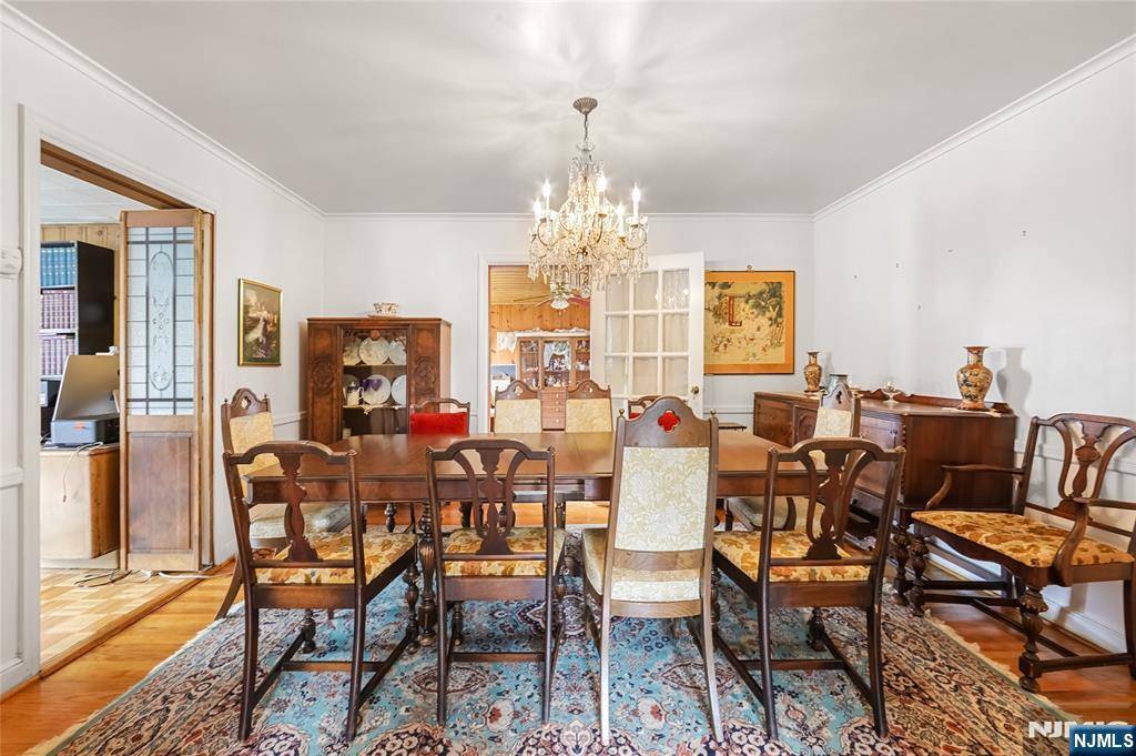 Teaneck, NJ 07666,16 Vandelinda AVE