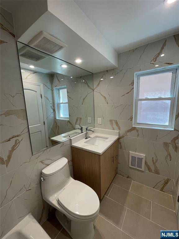 Fairview, NJ 07022,307 9th ST #2A