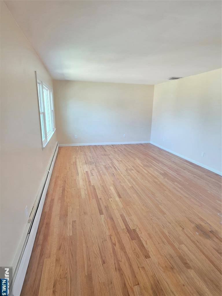 Hackensack, NJ 07601,466 Jackson AVE #2