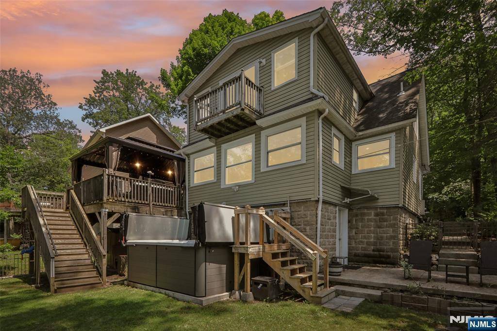 Ringwood, NJ 07456,105 Upper Lakeview AVE