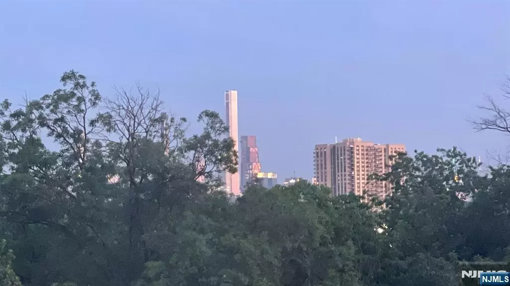 8811 Bergenline AVE #51, North Bergen, NJ 07047