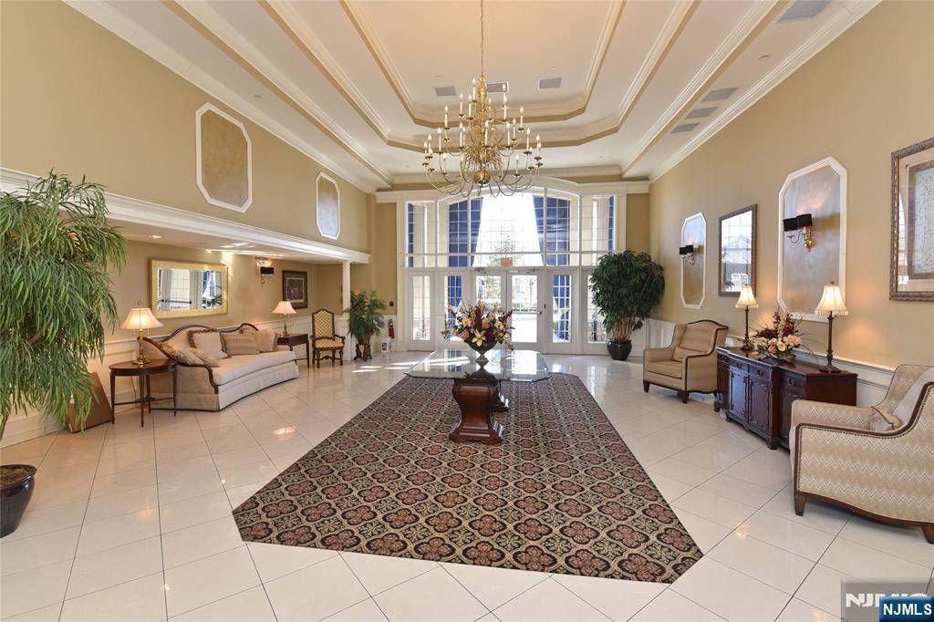 Rochelle Park, NJ 07662,175 Rochelle AVE #309