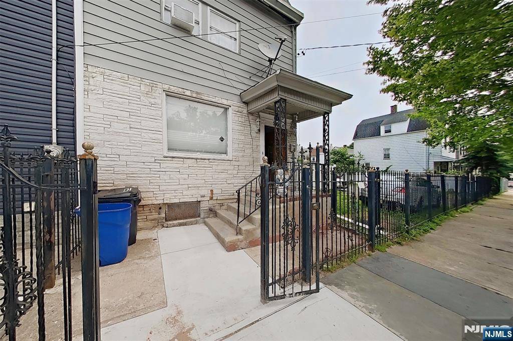 299 7th AVE, Newark, NJ 07107