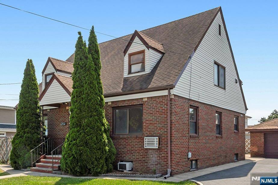 204 Philip AVE, Elmwood Park, NJ 07407