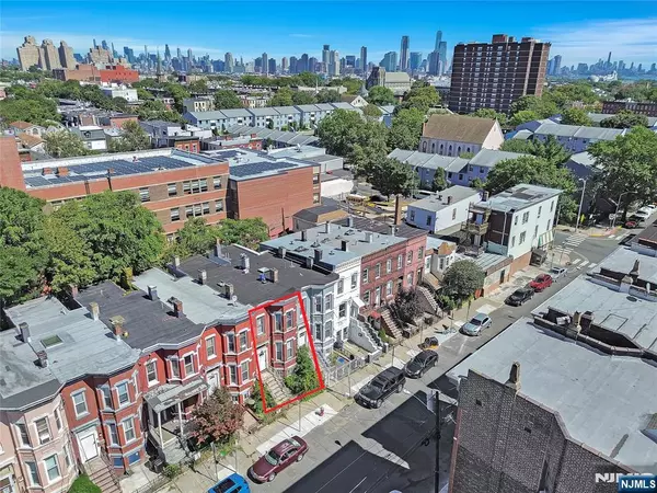 Jersey City, NJ 07304,62.5 Oak ST