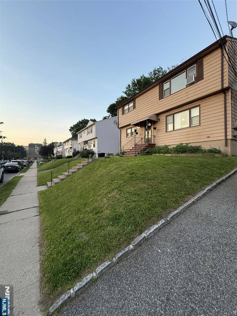 Clifton, NJ 07011,34 Wiedeman AVE #1