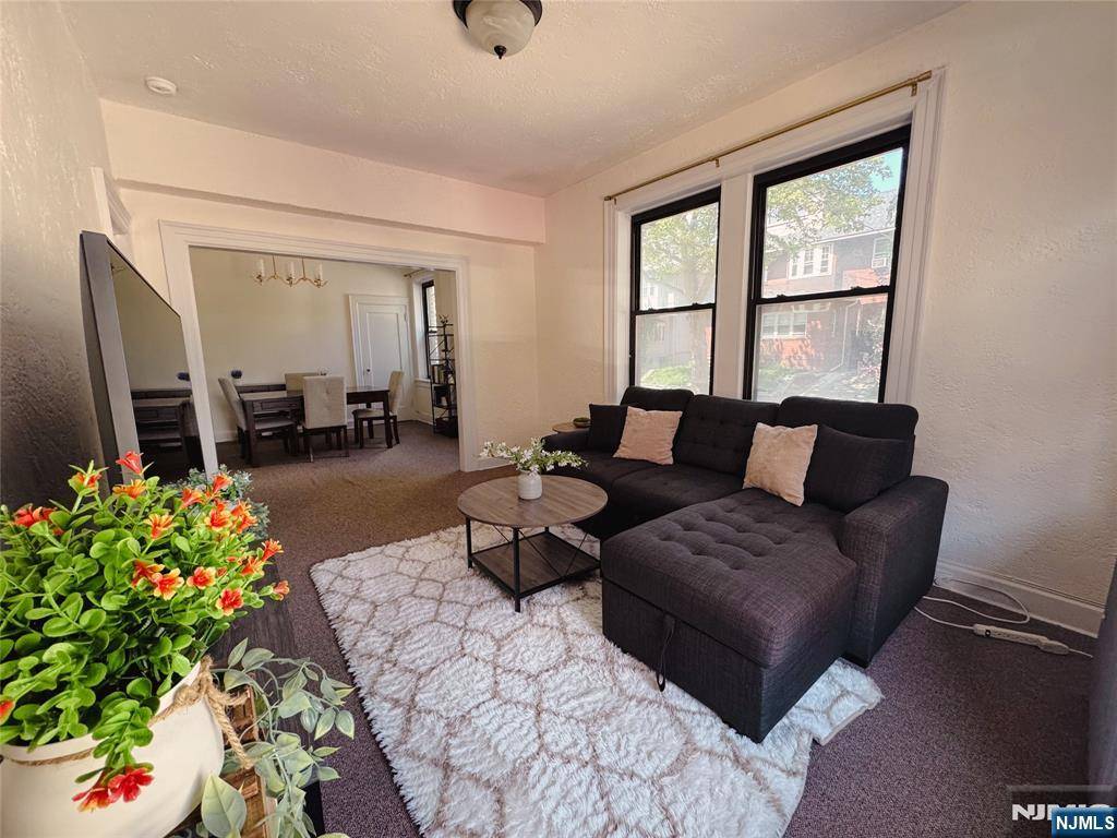 West New York, NJ 07093,33 62nd #1