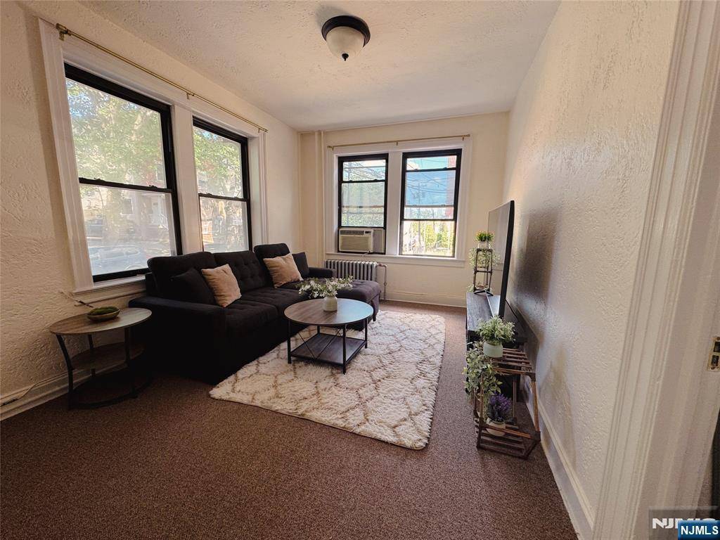 West New York, NJ 07093,33 62nd #1
