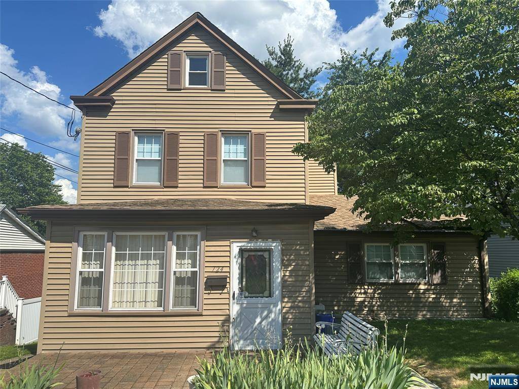 724 3rd ST, Lyndhurst, NJ 07071
