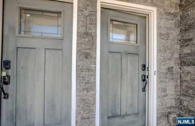 Ridgefield, NJ 07657,474 Walnut ST #1FL