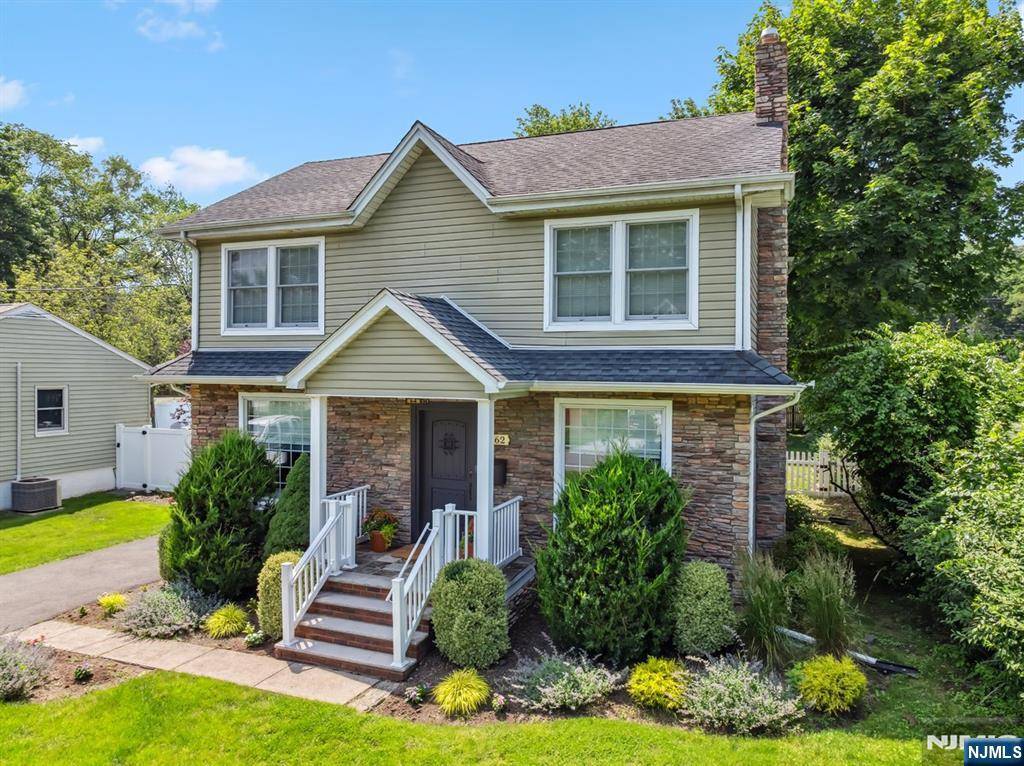 562 Barnett PL, Ridgewood, NJ 07450