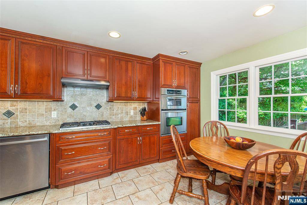 West Caldwell, NJ 07006,148 Smull AVE