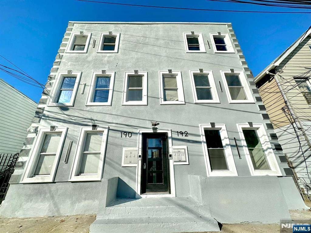 192 Ridge ST, Newark, NJ 07104