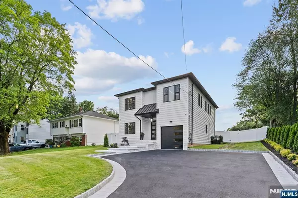 Livingston, NJ 07039,281 Livingston AVE