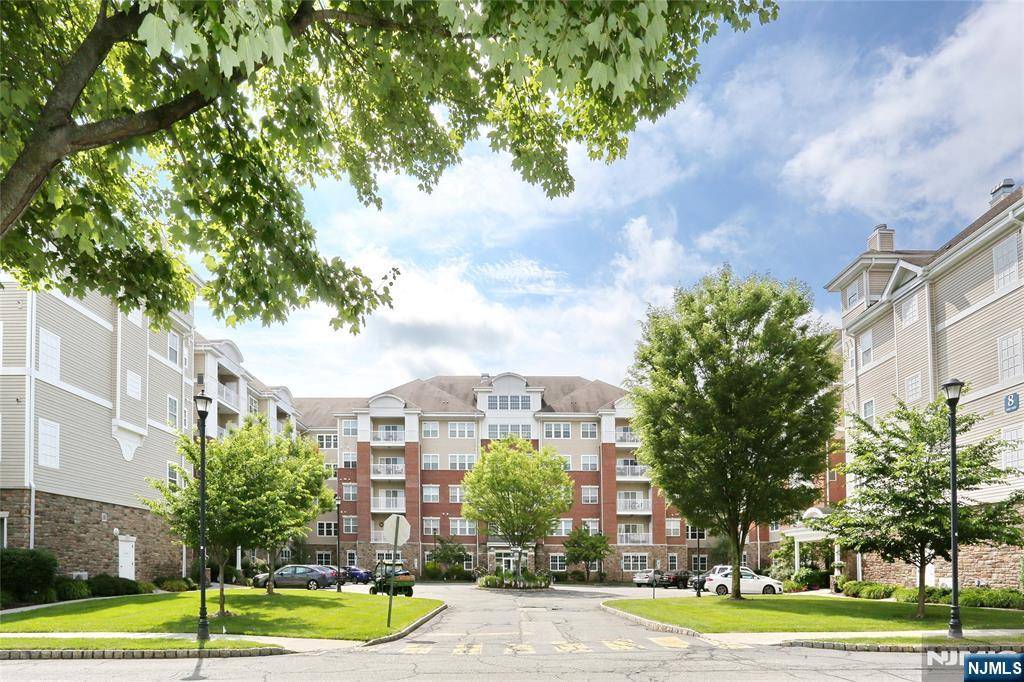 Wanaque, NJ 07465,8406 Warrens WAY