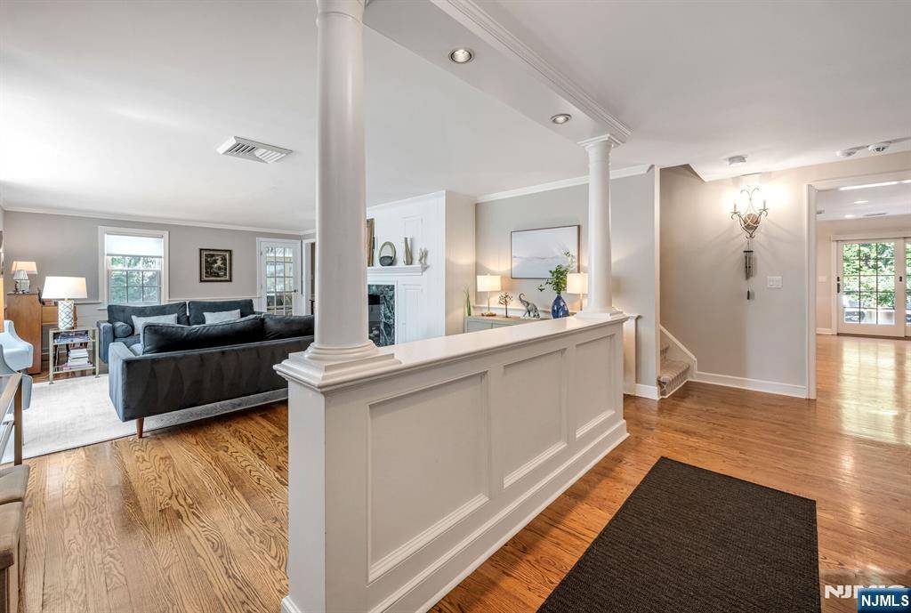 Ho-ho-kus, NJ 07423,37 Sutton DR