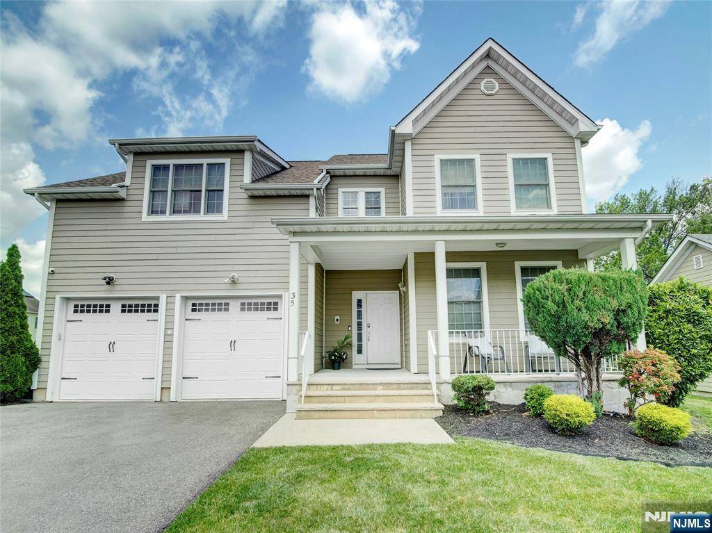 35 College AVE, East Orange, NJ 07017