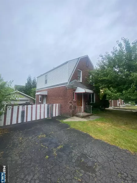 6 Stone AVE, Elmwood Park, NJ 07407