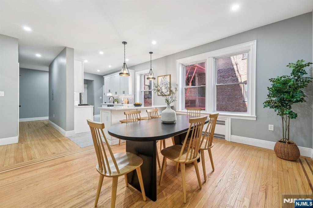 Jersey City, NJ 07306,340 Fairmount AVE #209