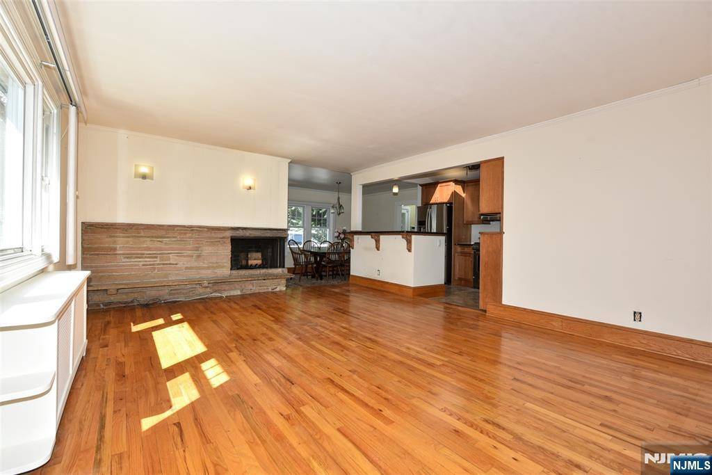 Ramsey, NJ 07446,161 Crescent AVE