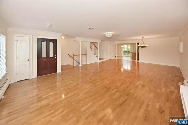 Upper Saddle River, NJ 07458,20 Skymark CT