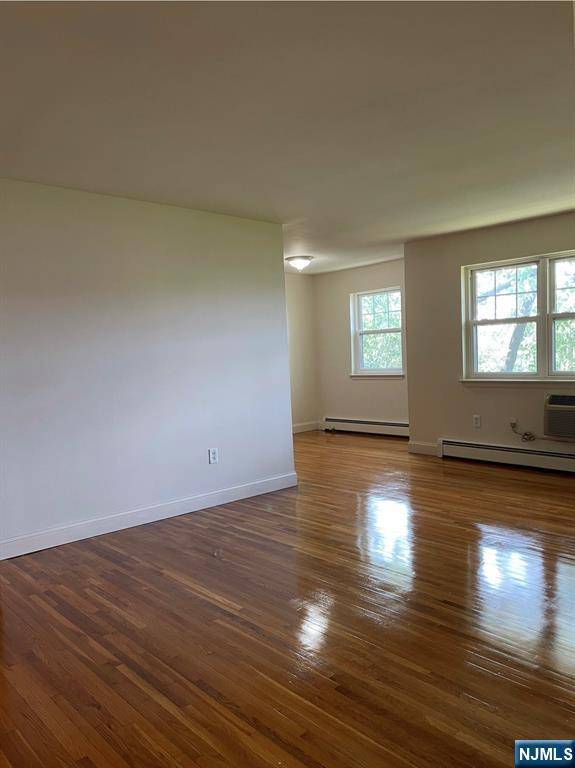 Secaucus, NJ 07094,220 Meadow LN #D29