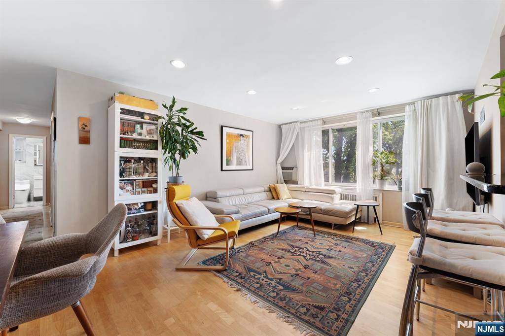 2345 Linwood AVE #3G, Fort Lee, NJ 07024